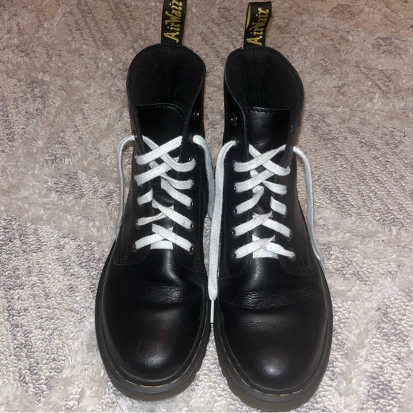 Dr. Marten's Luana Smooth Leather Lace Up Combat Boots Women's 8 Black - Picture 2 of 7